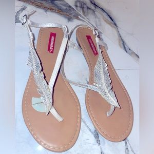 Sz 8 Unionbay Silver Crystal Embellished sandals